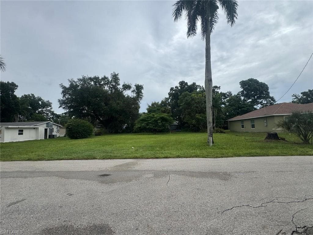 653 Oleander AVE FORT MYERS, FL 33916