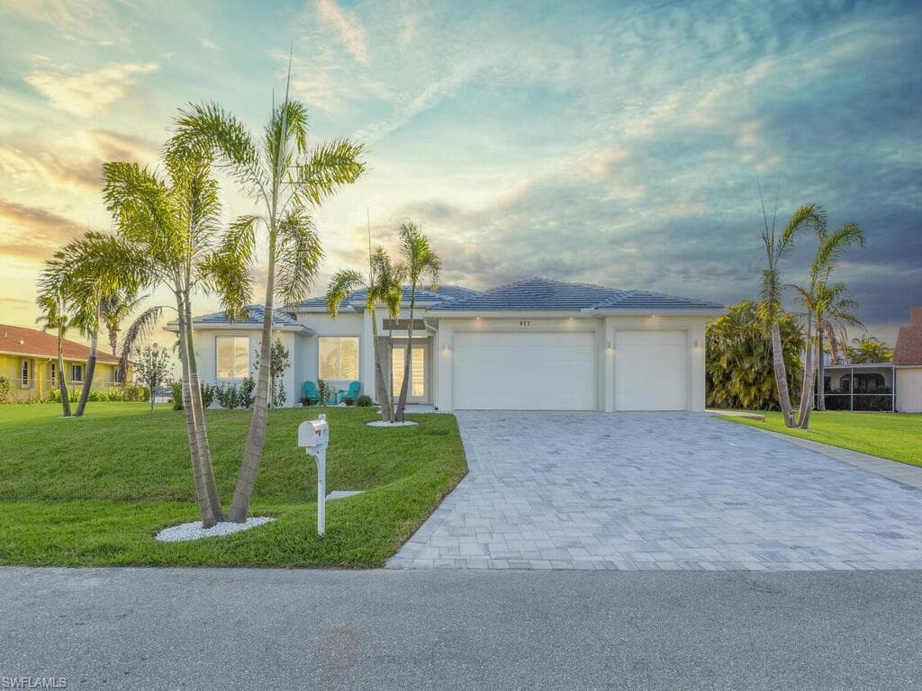912 SW 4th PL CAPE CORAL, FL 33991