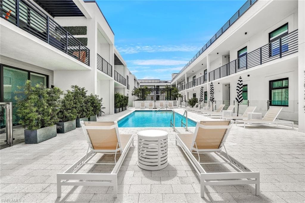 850 Central AVE 207 NAPLES, FL 34102