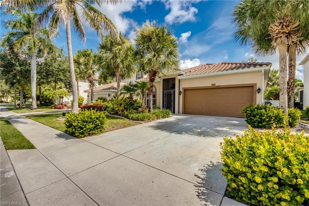 2569 Keystone Lake DR CAPE CORAL, FL 33909
