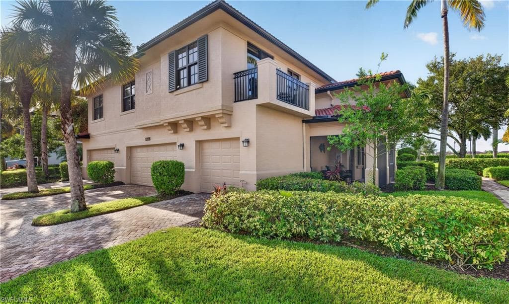 1379 Artesia DR E 601 NAPLES, FL 34113