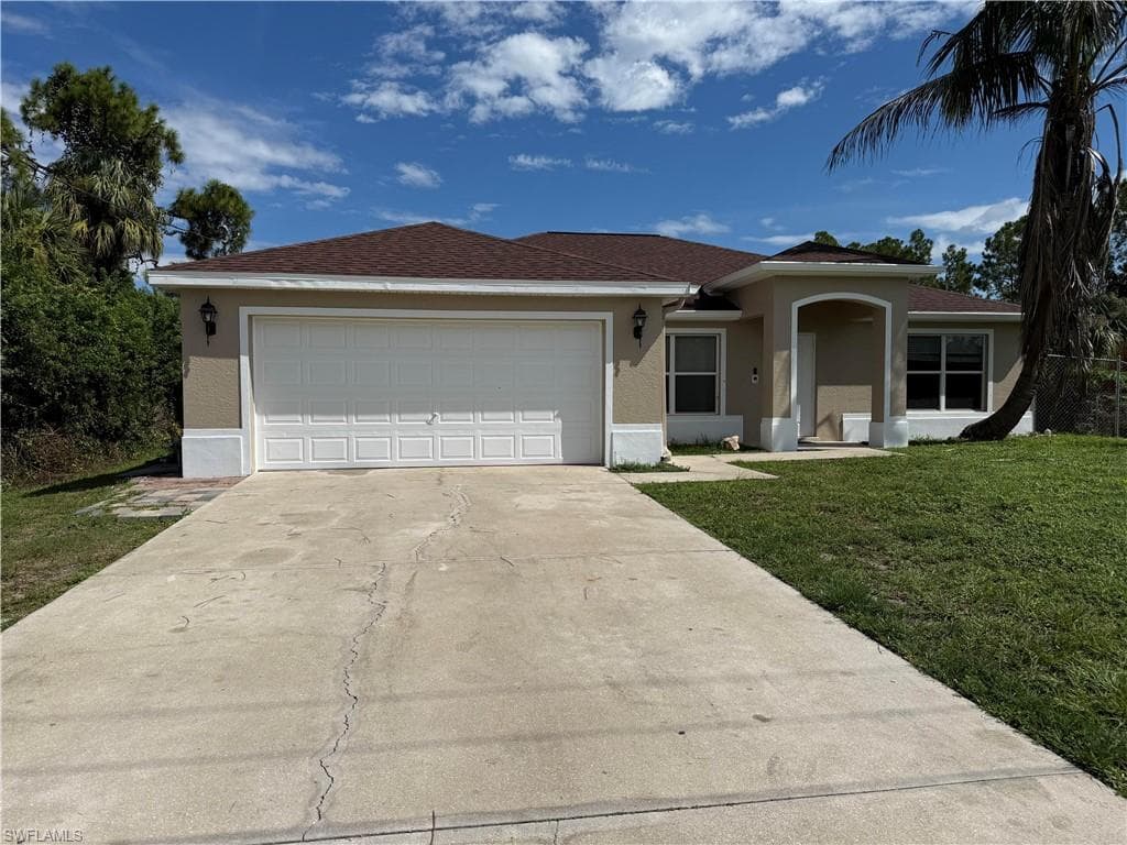 2712 25th ST W LEHIGH ACRES, FL 33971