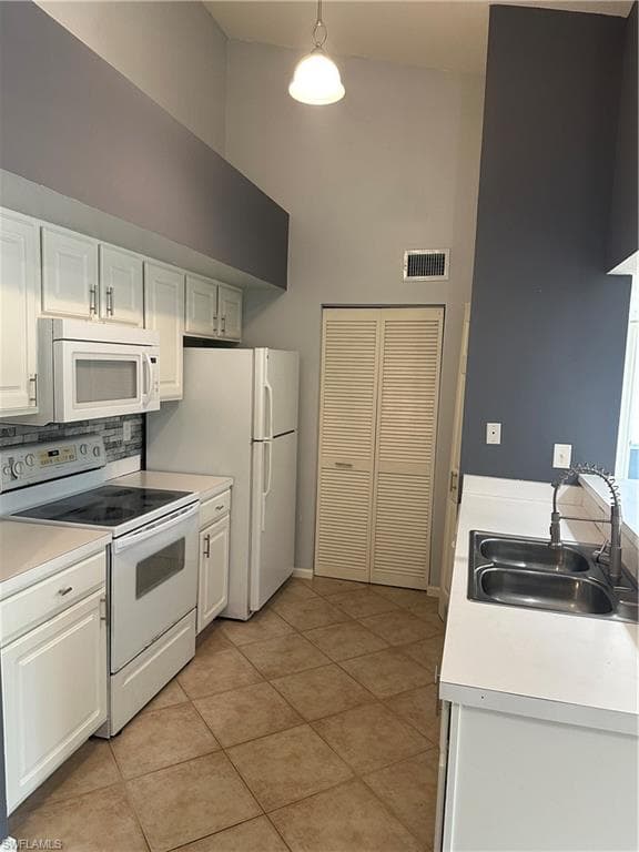 4121 Residence DR 323 FORT MYERS, FL 33901