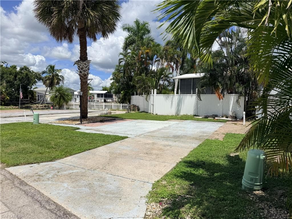 5245 White Sky CIR FORT MYERS, FL 33908