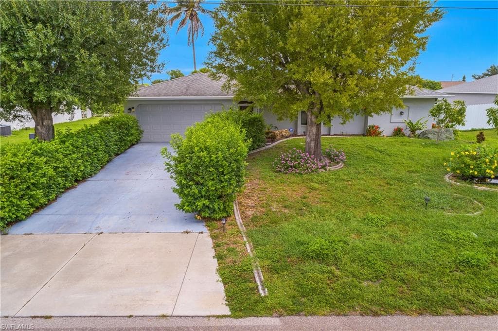 1121 NE 11th TER CAPE CORAL, FL 33909