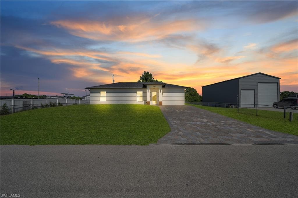 747 Fleming AVE S LEHIGH ACRES, FL 33974