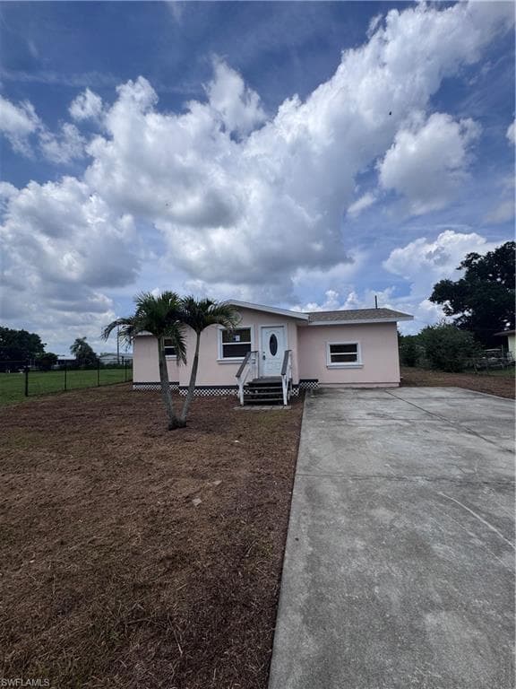 2935 Winona DR NORTH FORT MYERS, FL 33917
