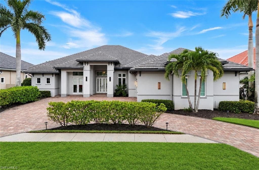 11907 HEDGESTONE CT NAPLES, FL 34120