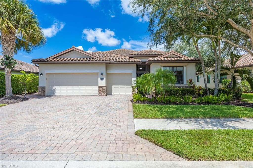3817 Ruby WAY NAPLES, FL 34114