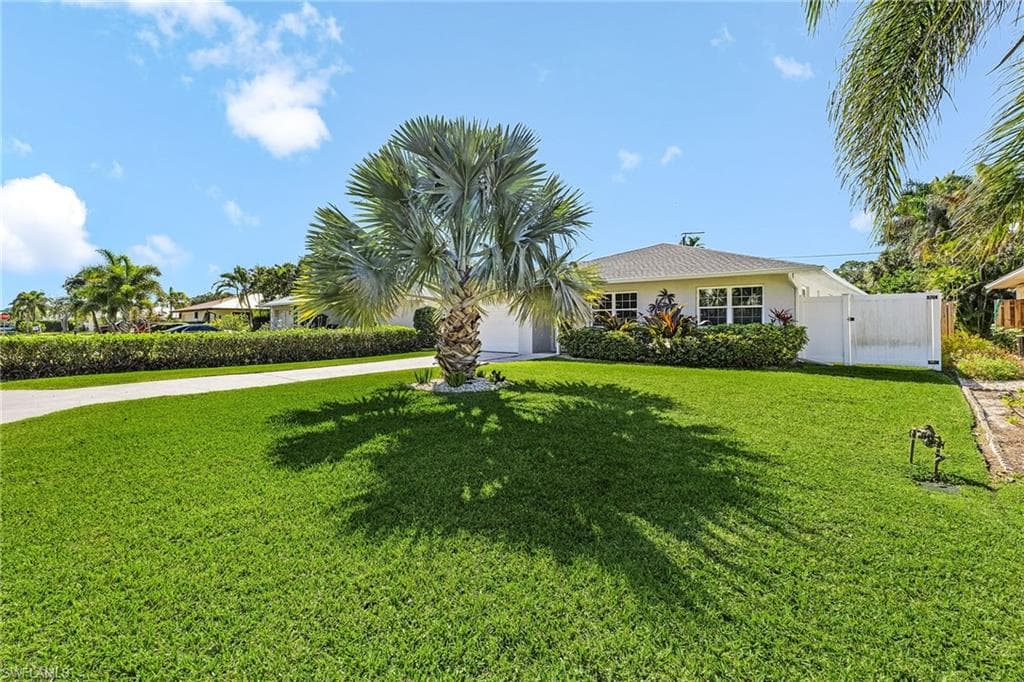 116 1st ST BONITA SPRINGS, FL 34134