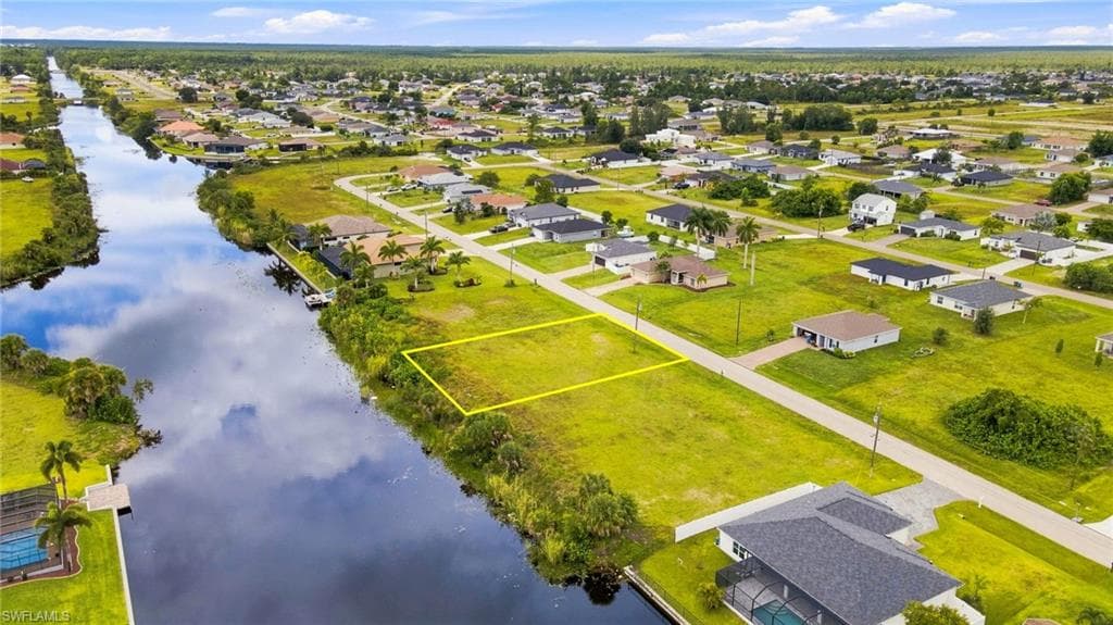1246 NE 40th ST CAPE CORAL, FL 33909