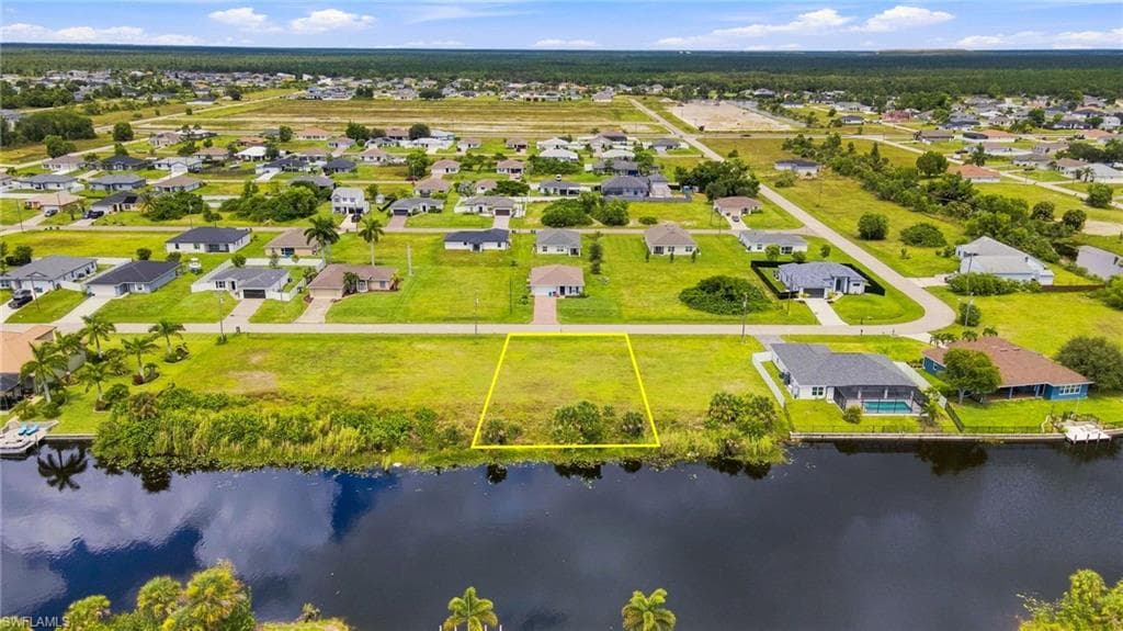 1250 NE 40th ST CAPE CORAL, FL 33909