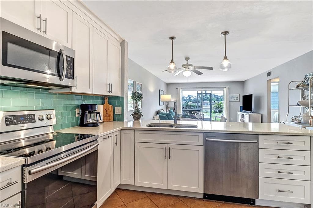 1001 Foxfire LN 109 NAPLES, FL 34104