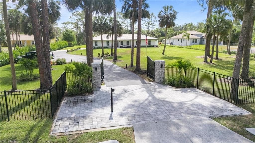 1440 8th ST NE NAPLES, FL 34120