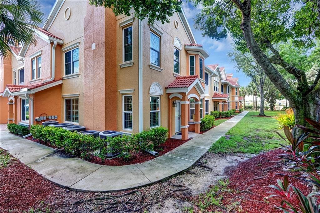 1750 Concordia Lake CIR 101 CAPE CORAL, FL 33909
