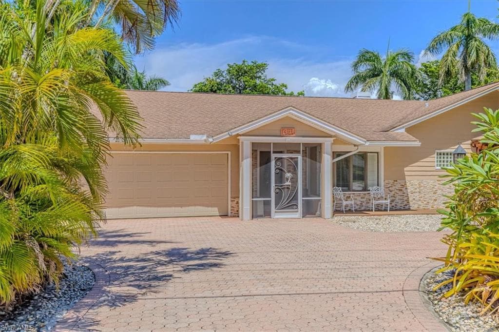 221 Viking WAY NAPLES, FL 34110