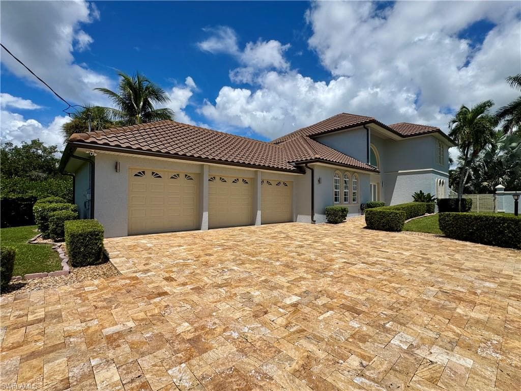 14370 McGregor BLVD FORT MYERS, FL 33919