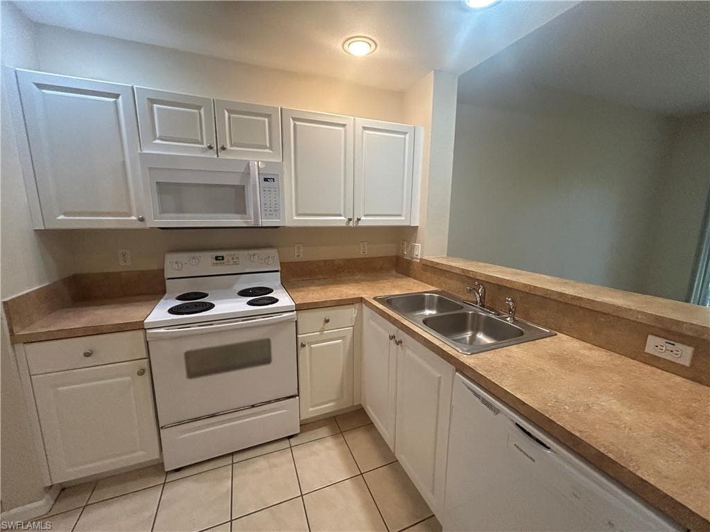 4255 Liron AVE 102 FORT MYERS, FL 33916