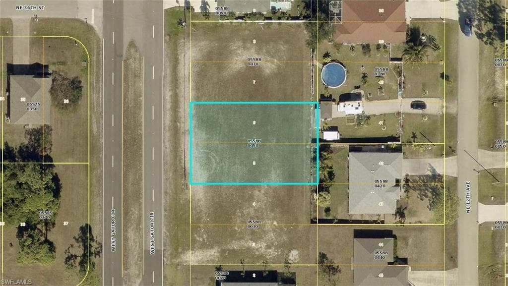 3517 Gator CIR CAPE CORAL, FL 33909
