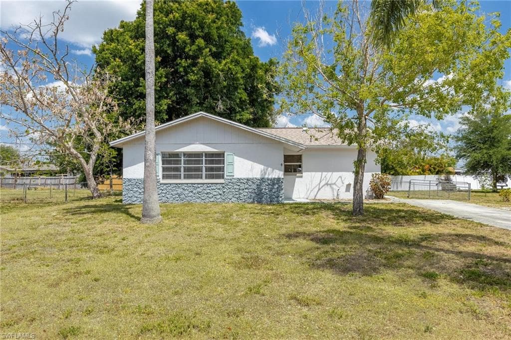 13830 5th ST FORT MYERS, FL 33905