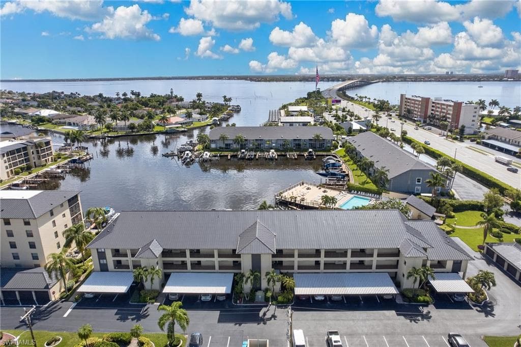 4719 SE 17th PL 103 CAPE CORAL, FL 33904