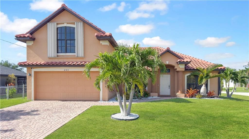 205 SW 42nd ST CAPE CORAL, FL 33914