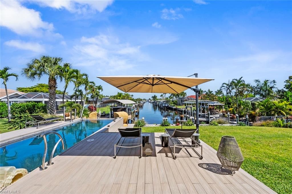 1933 Cornwallis PKWY CAPE CORAL, FL 33904