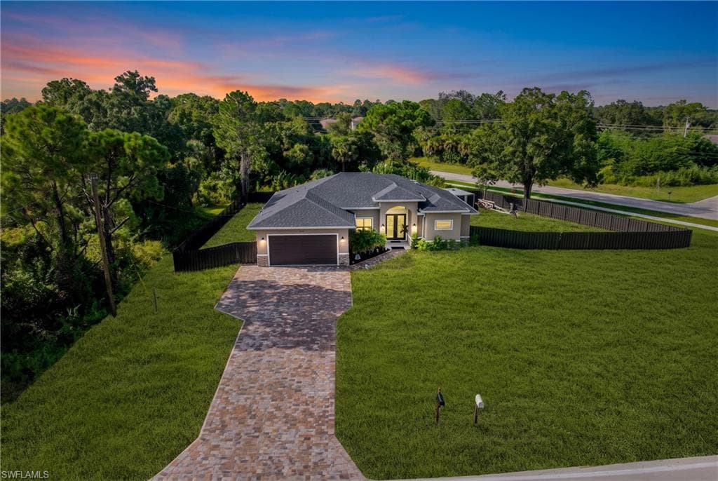 810 Sentinela BLVD LEHIGH ACRES, FL 33974