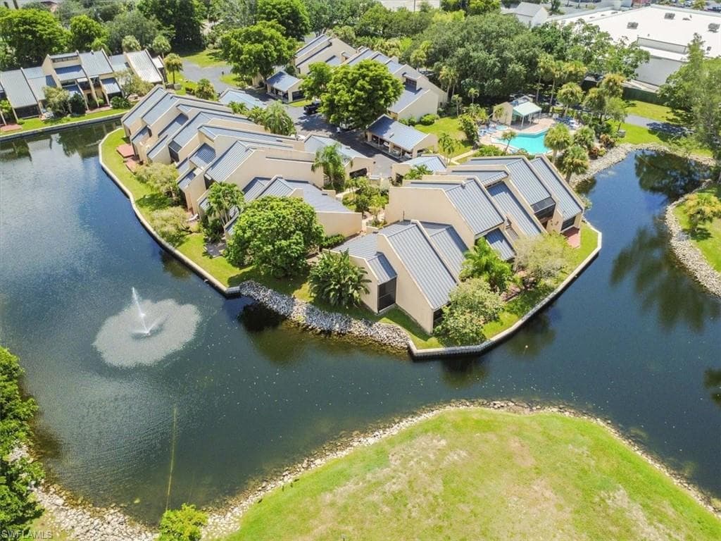 8751 Lateen LN 102 FORT MYERS, FL 33919