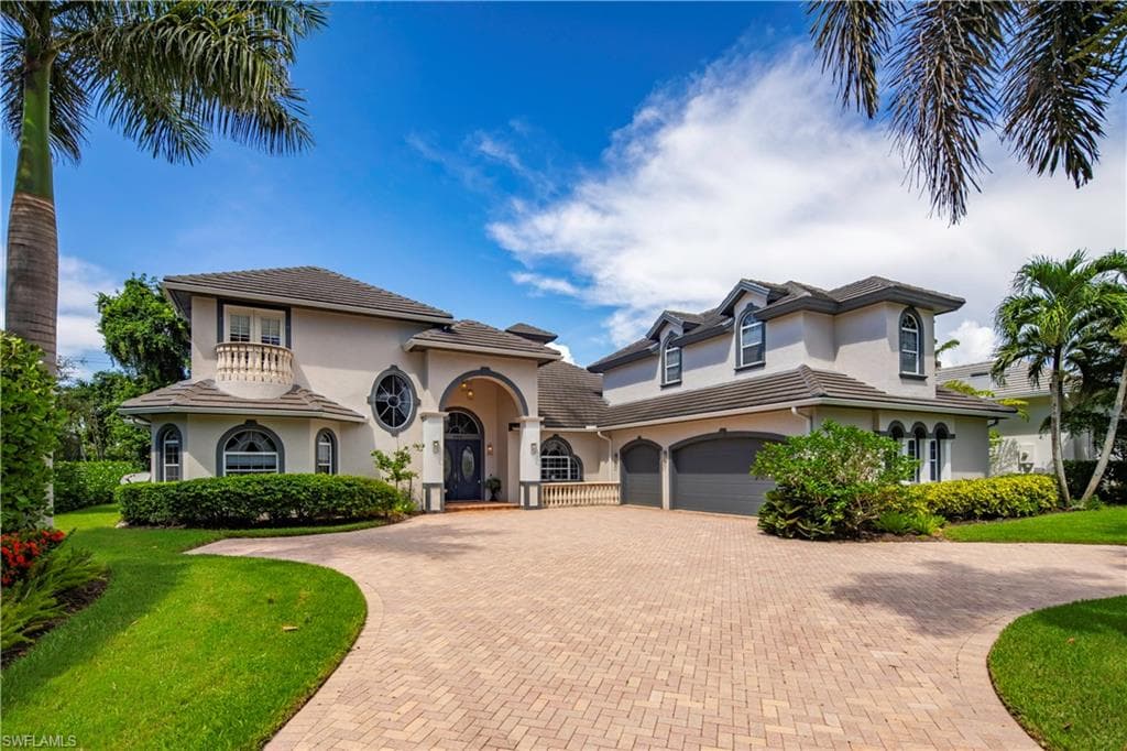 649 Bow Line DR NAPLES, FL 34103