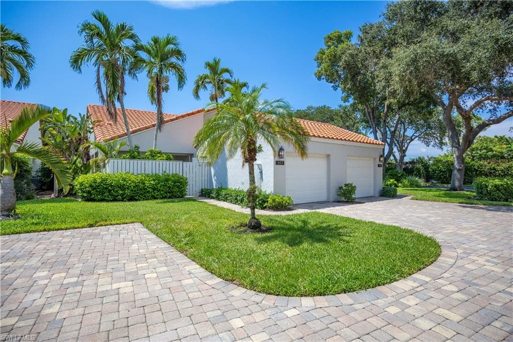 857 Reef Point CIR NAPLES, FL 34108