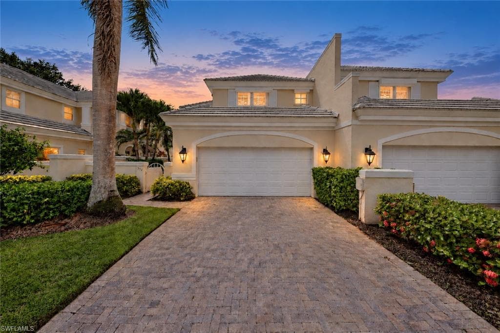 392 Carlton PL 3 NAPLES, FL 34108