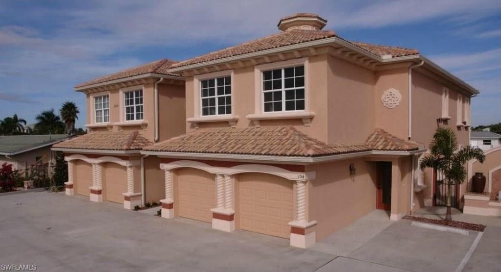 1319 SE 40th TER CAPE CORAL, FL 33904