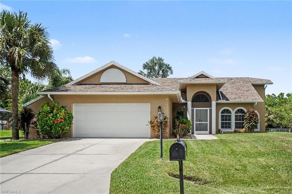 405 Poinsettia AVE LEHIGH ACRES, FL 33972