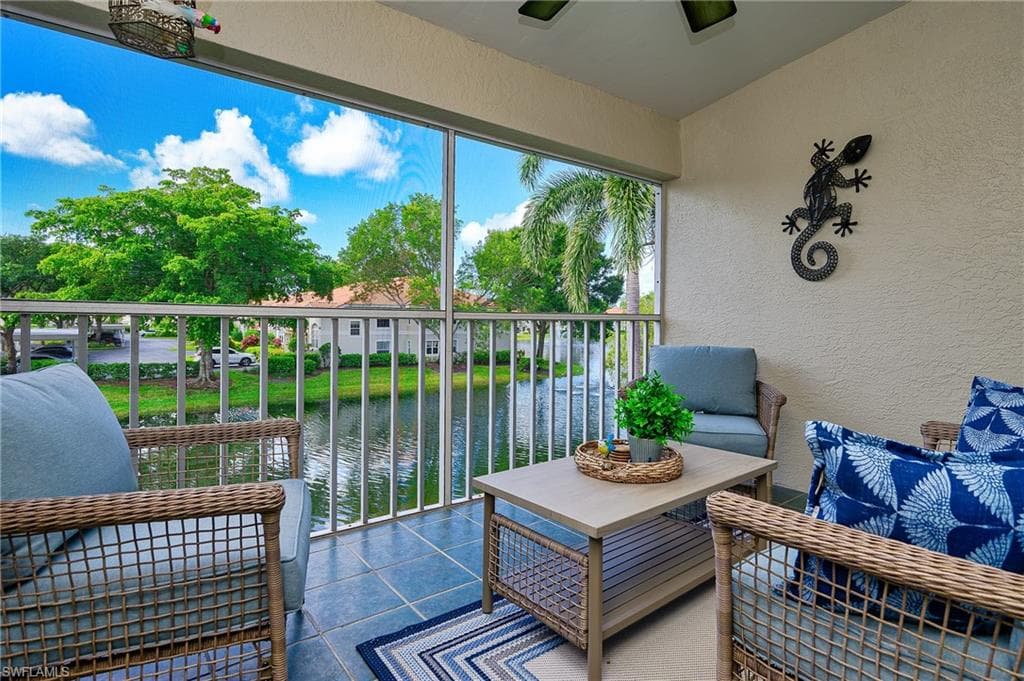 2460 Old Groves RD E-201 NAPLES, FL 34109