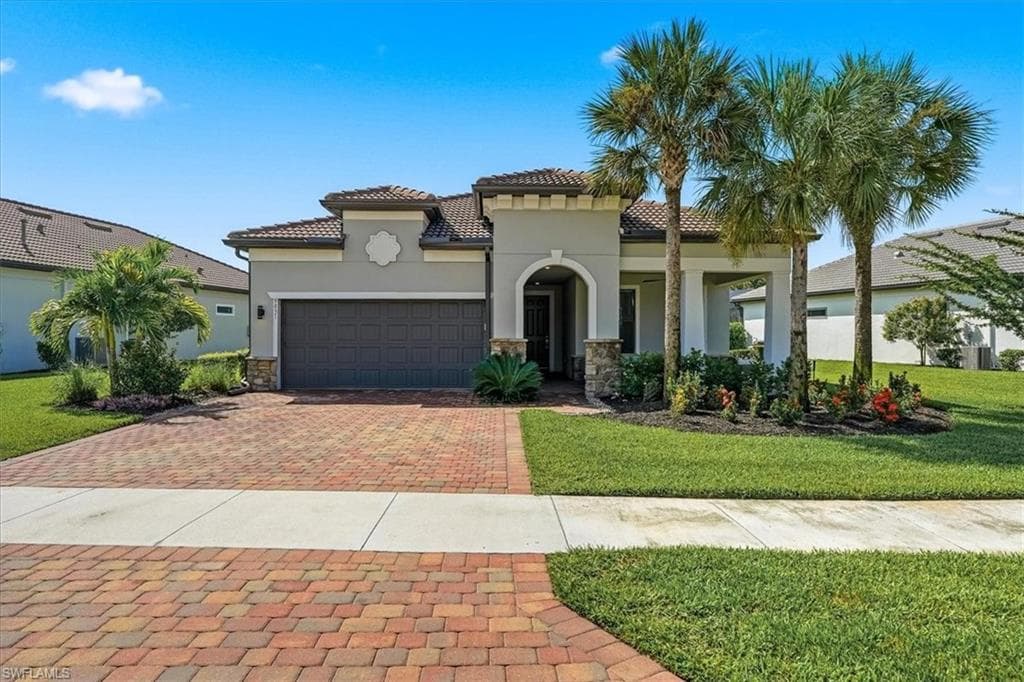 9831 Everglades DR NAPLES, FL 34120