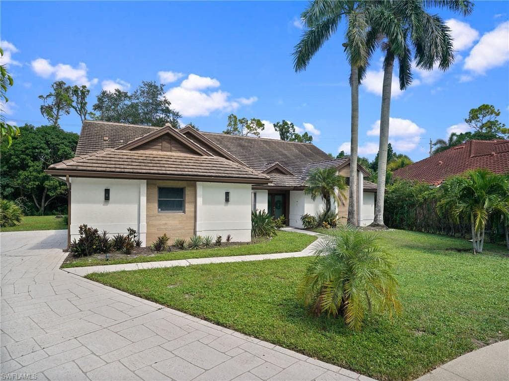 2140 Harlans RUN NAPLES, FL 34105