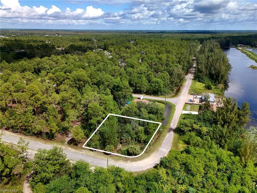 304 LAWLER AVE LEHIGH ACRES, FL 33972