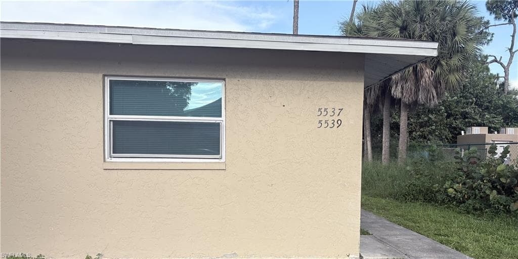 5537 10th AVE FORT MYERS, FL 33907