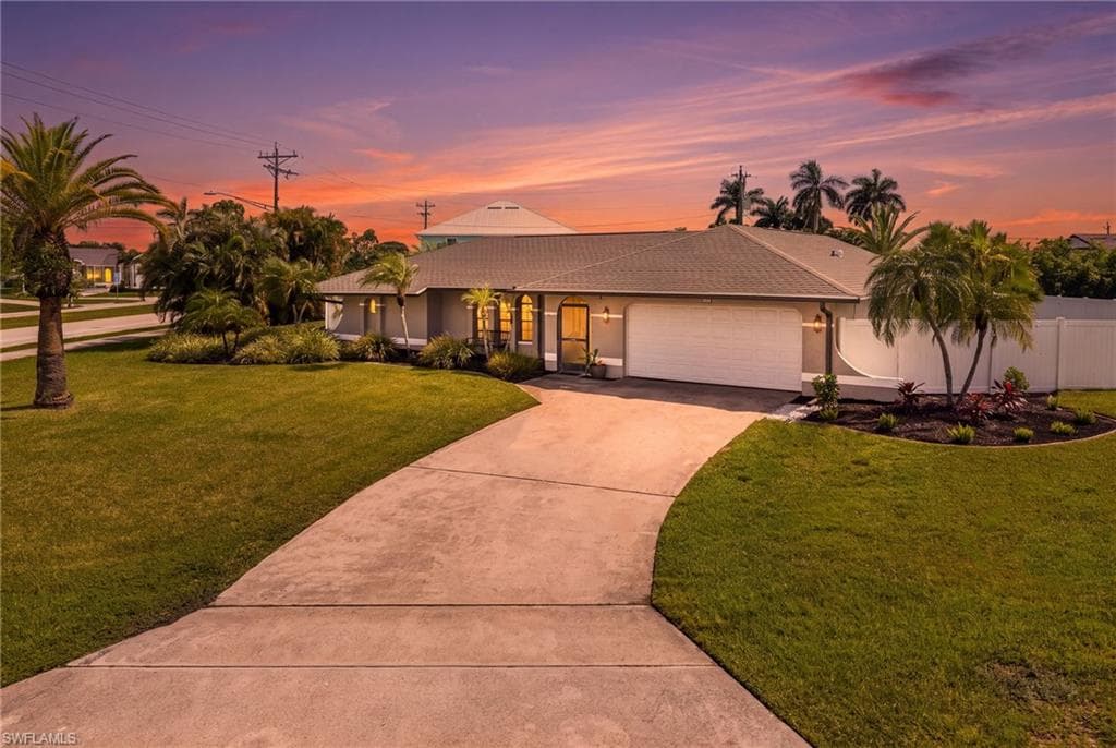 404 SW 34th TER CAPE CORAL, FL 33914