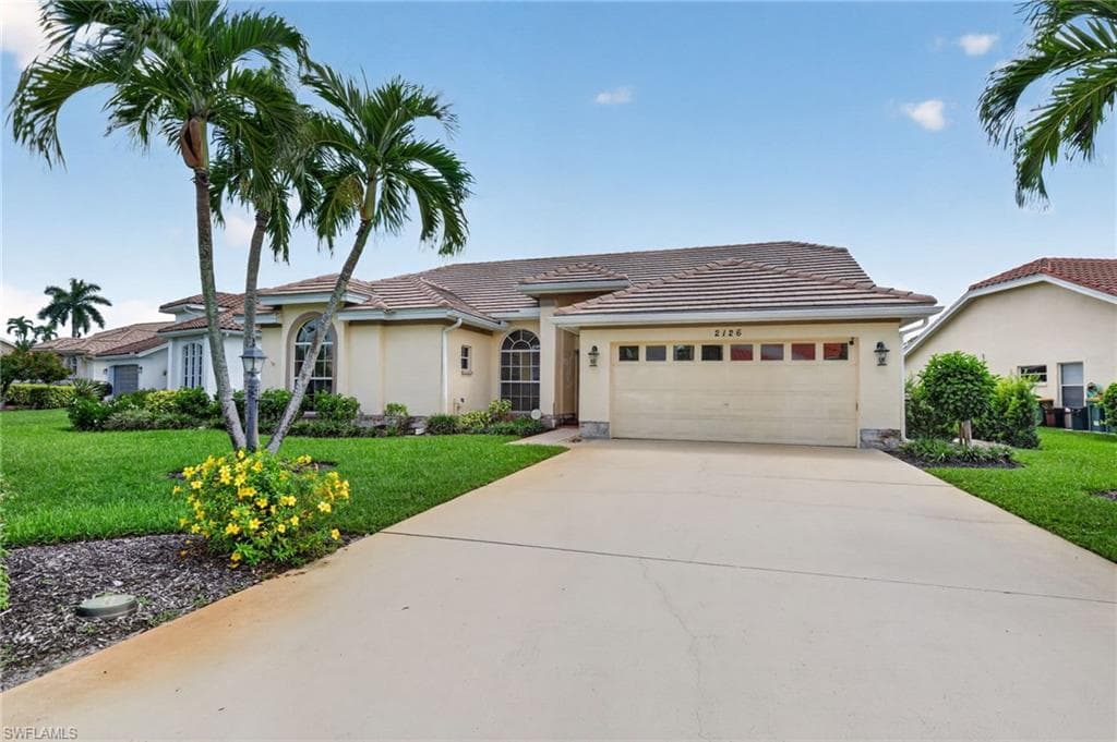 2126 Crown PT NAPLES, FL 34112