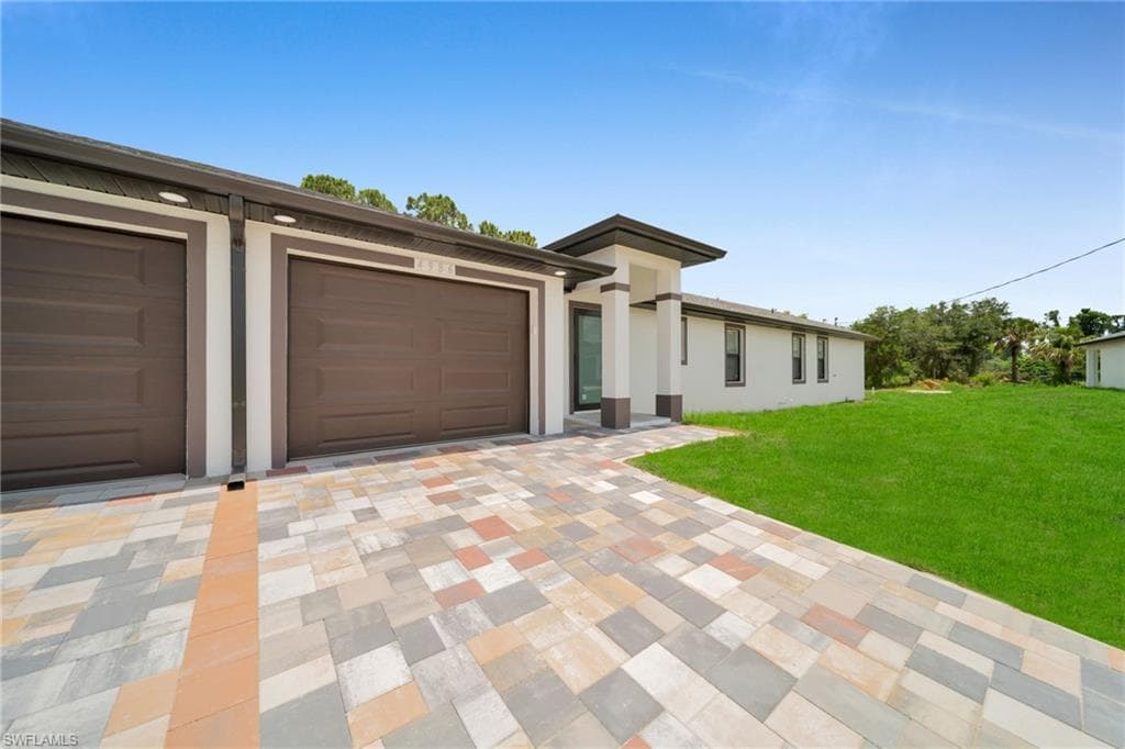 4986 Fairway Ct 4986 LEHIGH ACRES, FL 33971