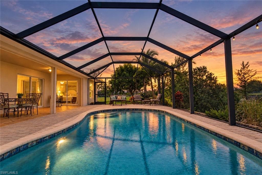 927 28th TER CAPE CORAL, FL 33914