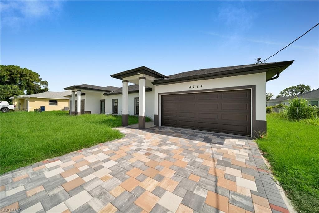 4744 27th St Sw LEHIGH ACRES, FL 33973