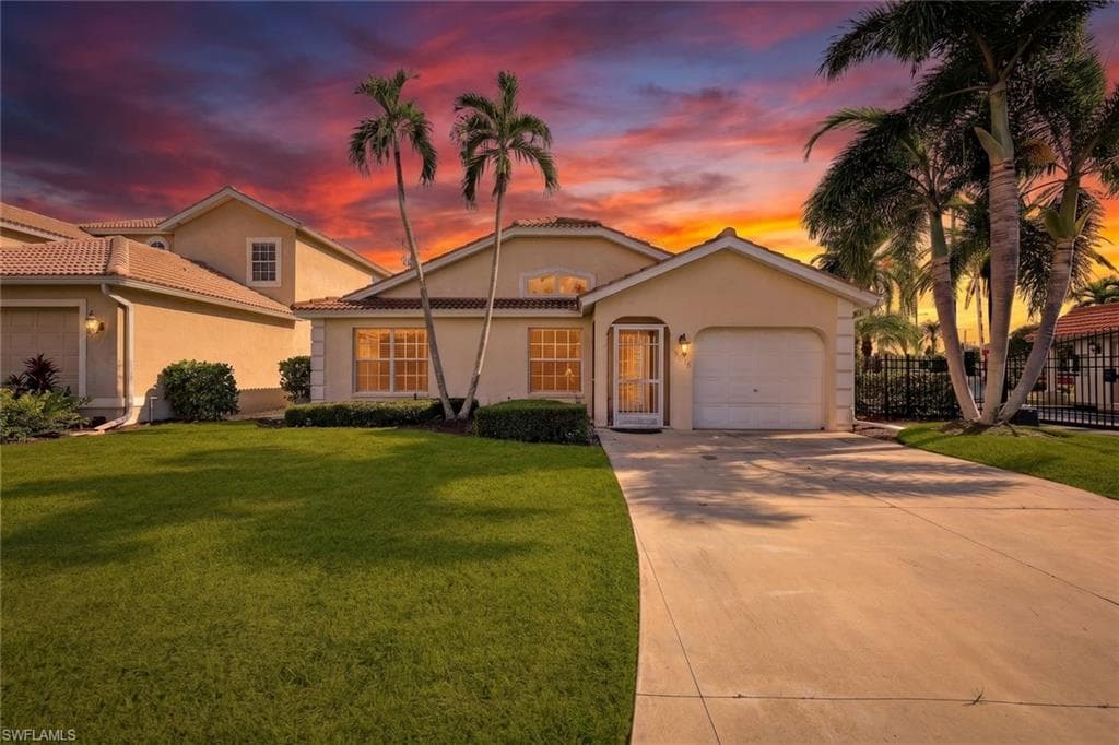 5018 ECLIPSE CT NAPLES, FL 34104