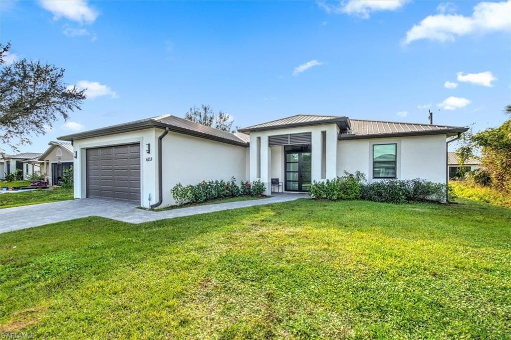 6137 Holt CT FORT MYERS, FL 33905