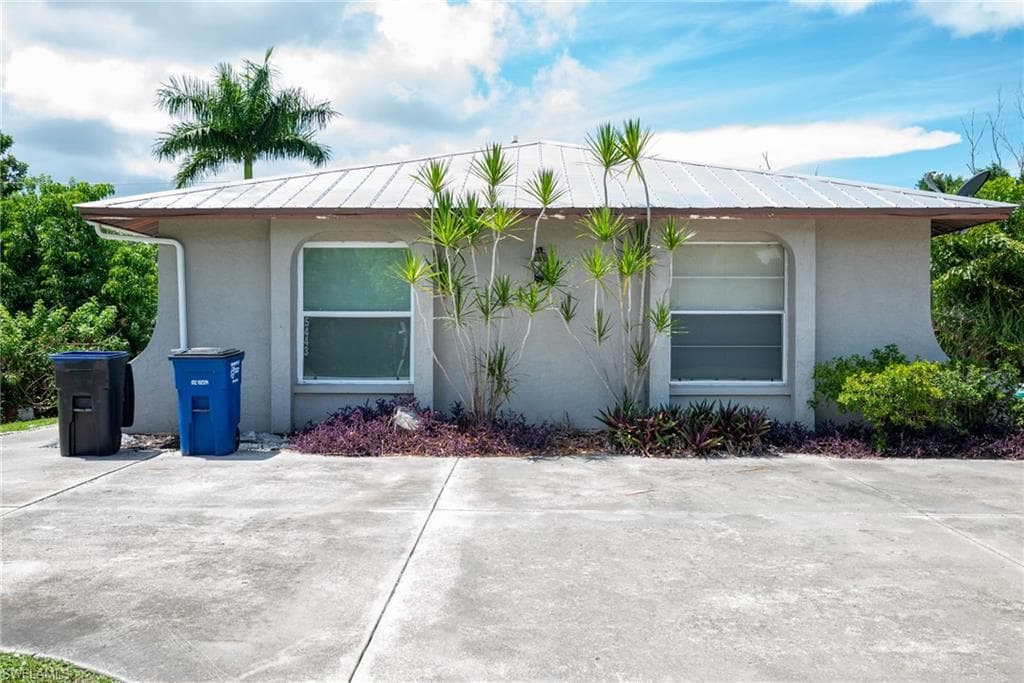5443 Avenue E BOKEELIA, FL 33922