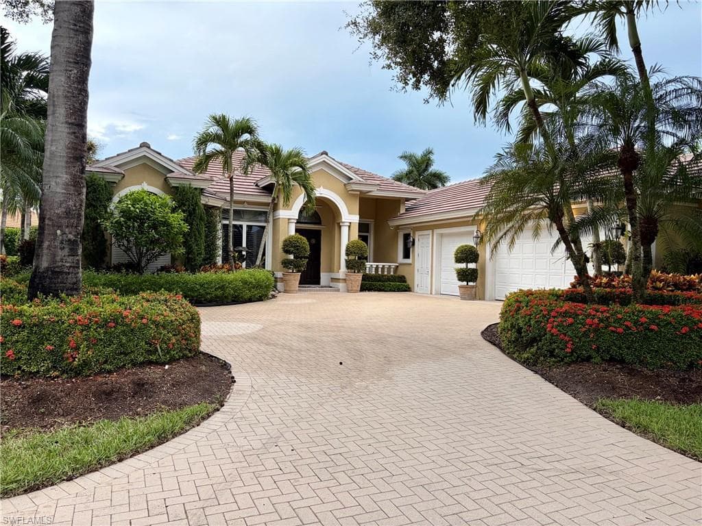 2633 Finchley Ln ST NAPLES, FL 34105