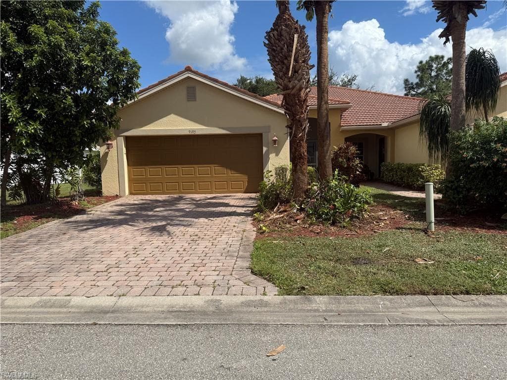 9195 Aegean CIR LEHIGH ACRES, FL 33936