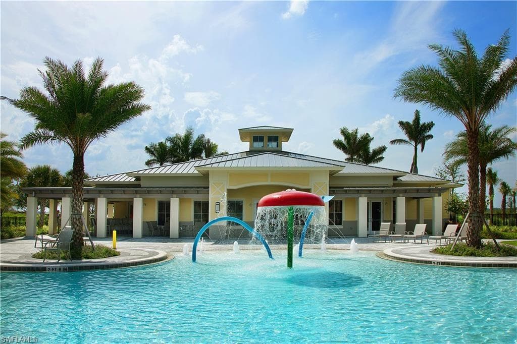 2620 Vine AVE NAPLES, FL 34120